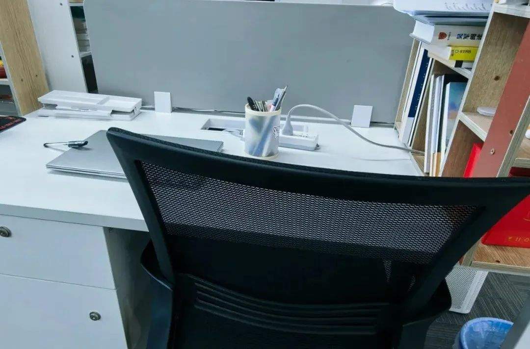 最通透的打工人，已经学会了装“窝囊废”