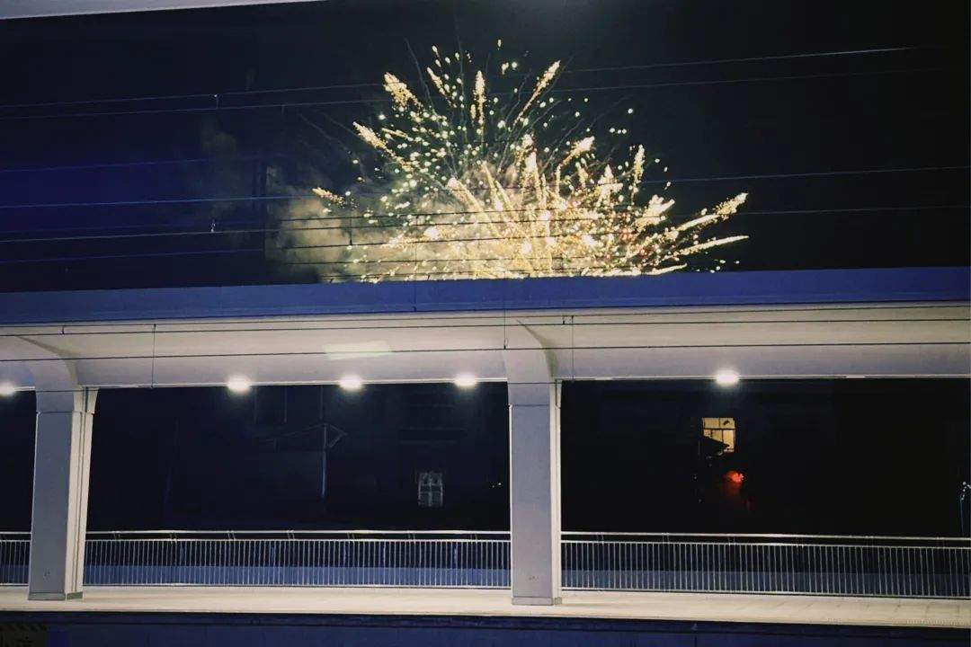 “这个工作太稳定了，大家都狠不下心来辞职”