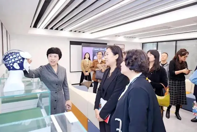 四川省总工会着力打造“人工智能+”女职工创新工作室联盟(图3) 四川省总工会着力打造“人工智能+”女职工创新工作室联盟(图3)